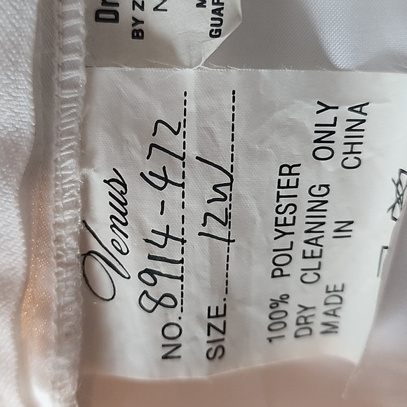 Vtg Victorian Wedding gown absolutely stunning with long train sold as is due to - Picture 13 of 13